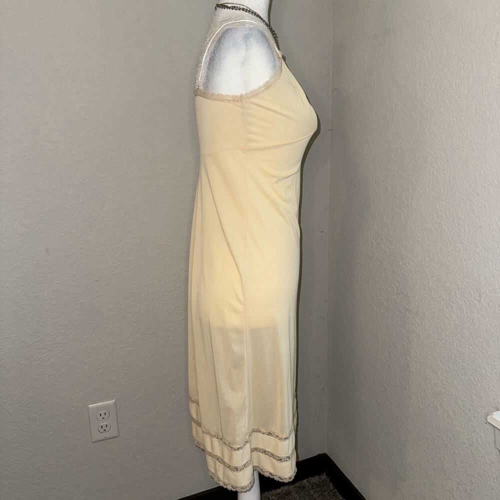 Vintage JCPenney Slip Dress Women 12/34 Beige Nylon Lace Trim Workers Union Made - Picture 2 of 7